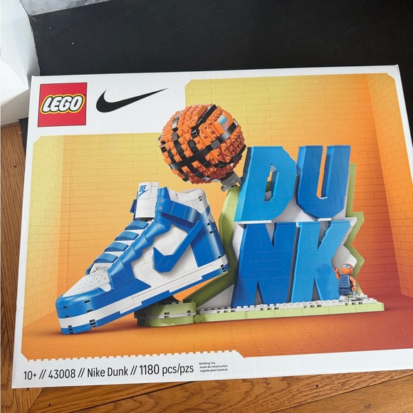 Lego Blue and White Dunk Building Set
